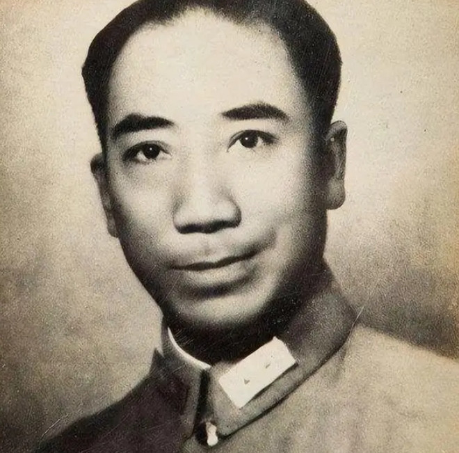 戴笠和胡宗南一起打麻将，突然戴笠捂着胸口，脸色不太对劲。胡宗南一看不对，赶紧喊来