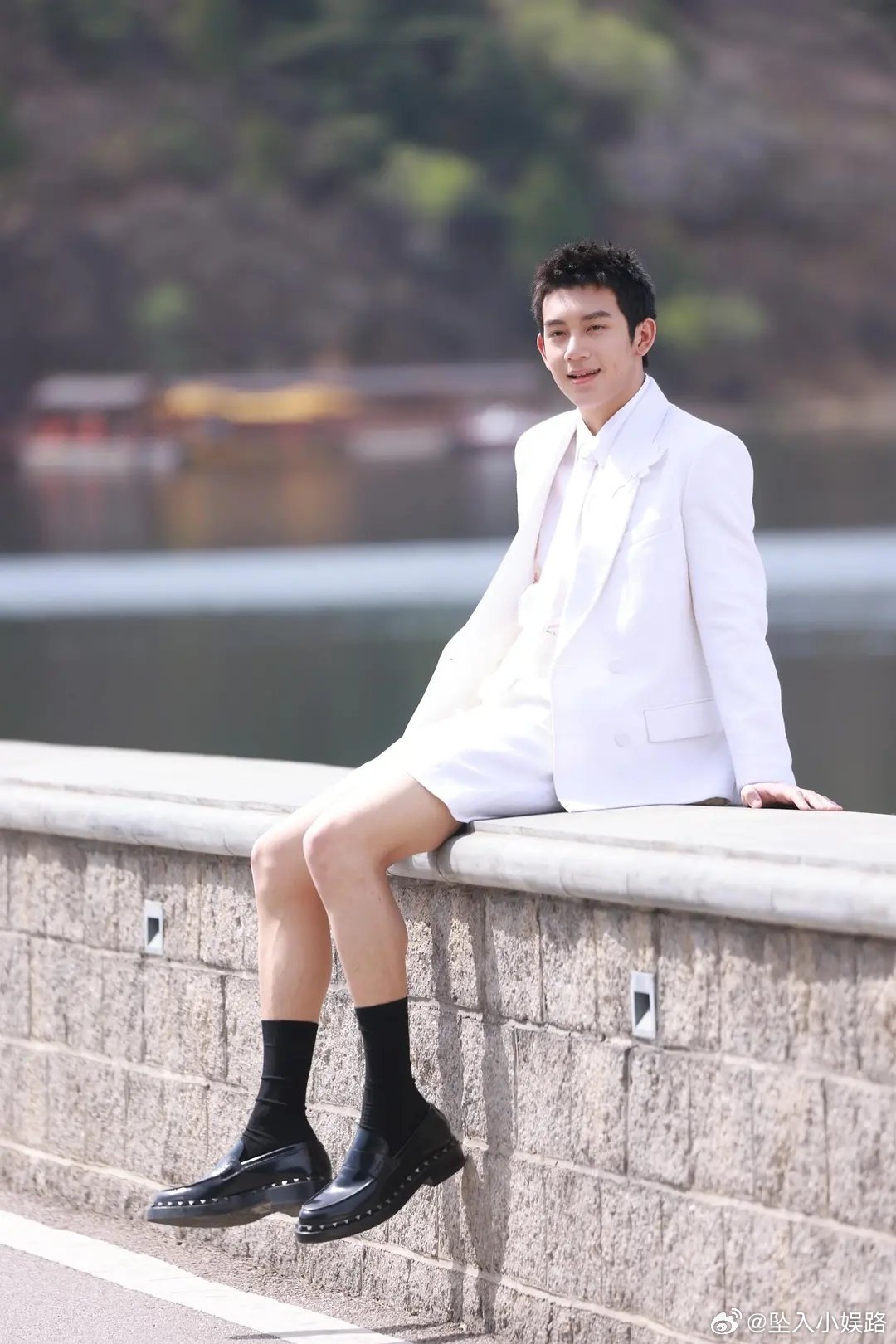 天呐谁能看懂这个穿搭