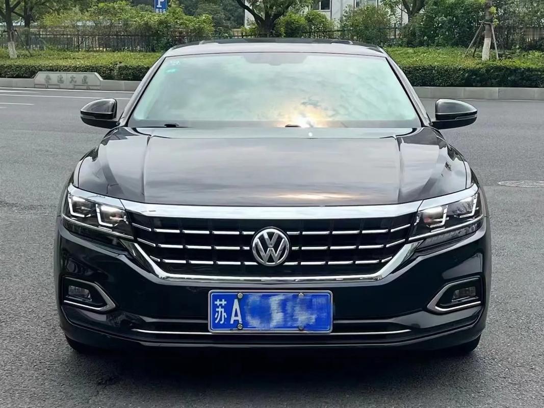 帕萨特330TSI：接客户更看重后排2020款帕萨特330TSI精英版，我今年9.2万买下，表显7万
