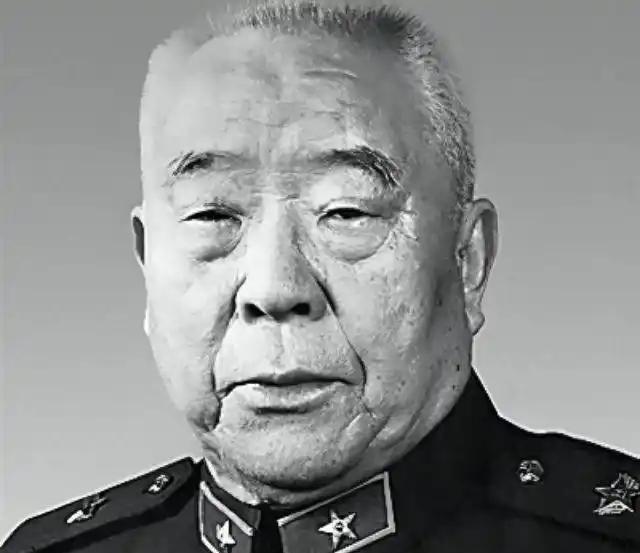 1950年，王定烈司令员乘车去剿匪，途中得知参谋打过一个电话，他听后立即下令原路