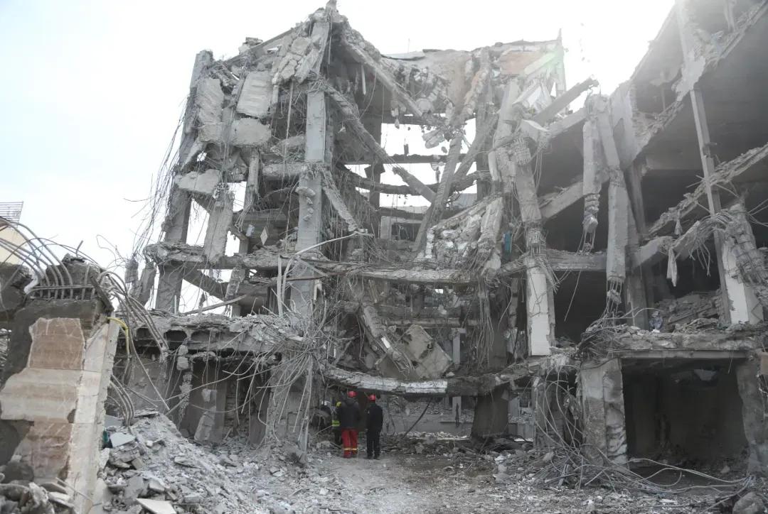 西方实在想不通，欧洲快倒下、美国受重伤，美以到底为啥打？西方舆论只盯着表面的