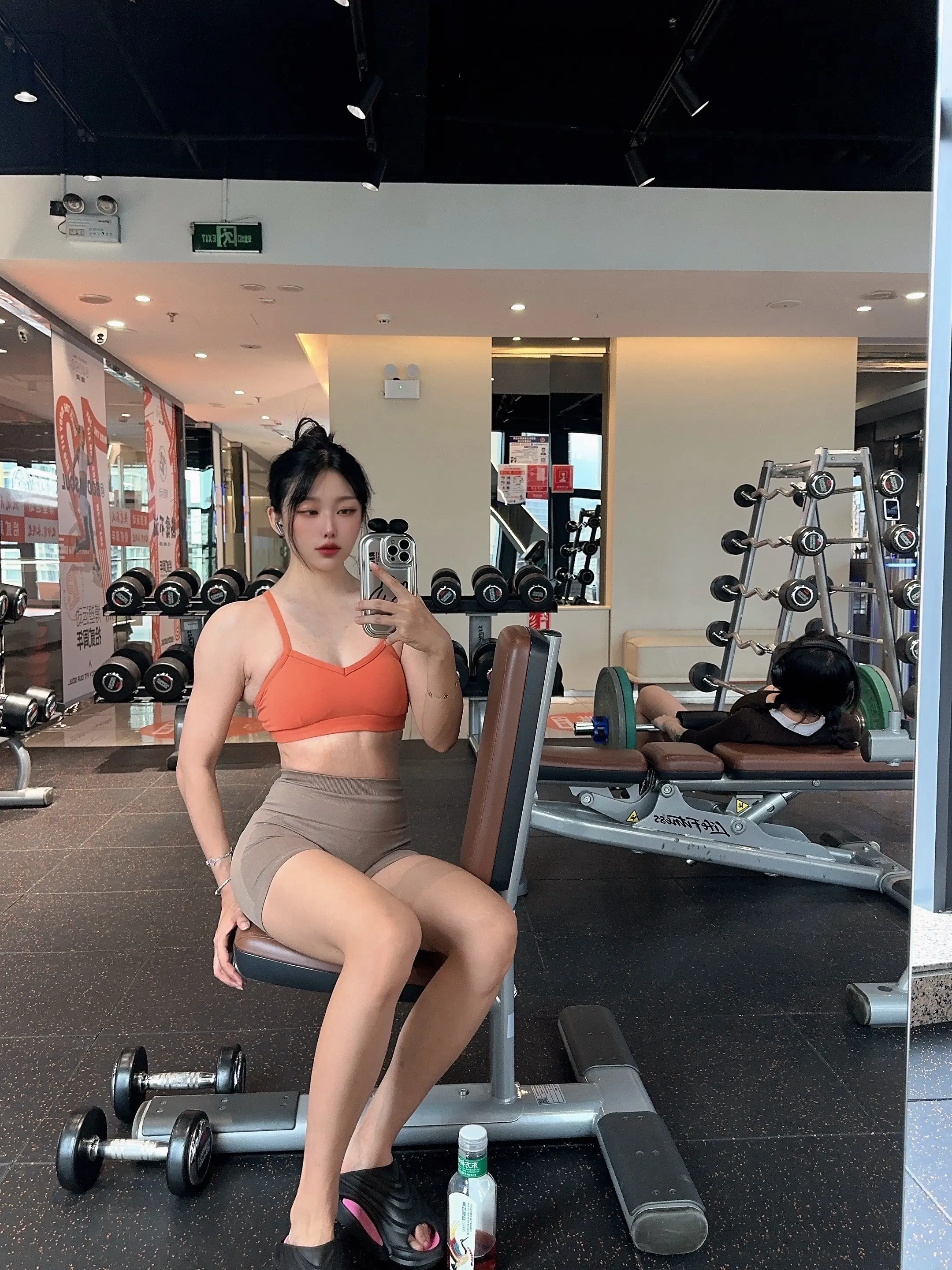 你的隐晦我不懂 我要去喂鸡了。