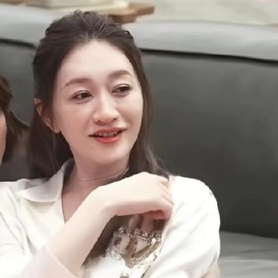 李小冉，我觉得她跟谁都不能好好过日子，不是因为她性格强势刻薄，而是因为她一点
