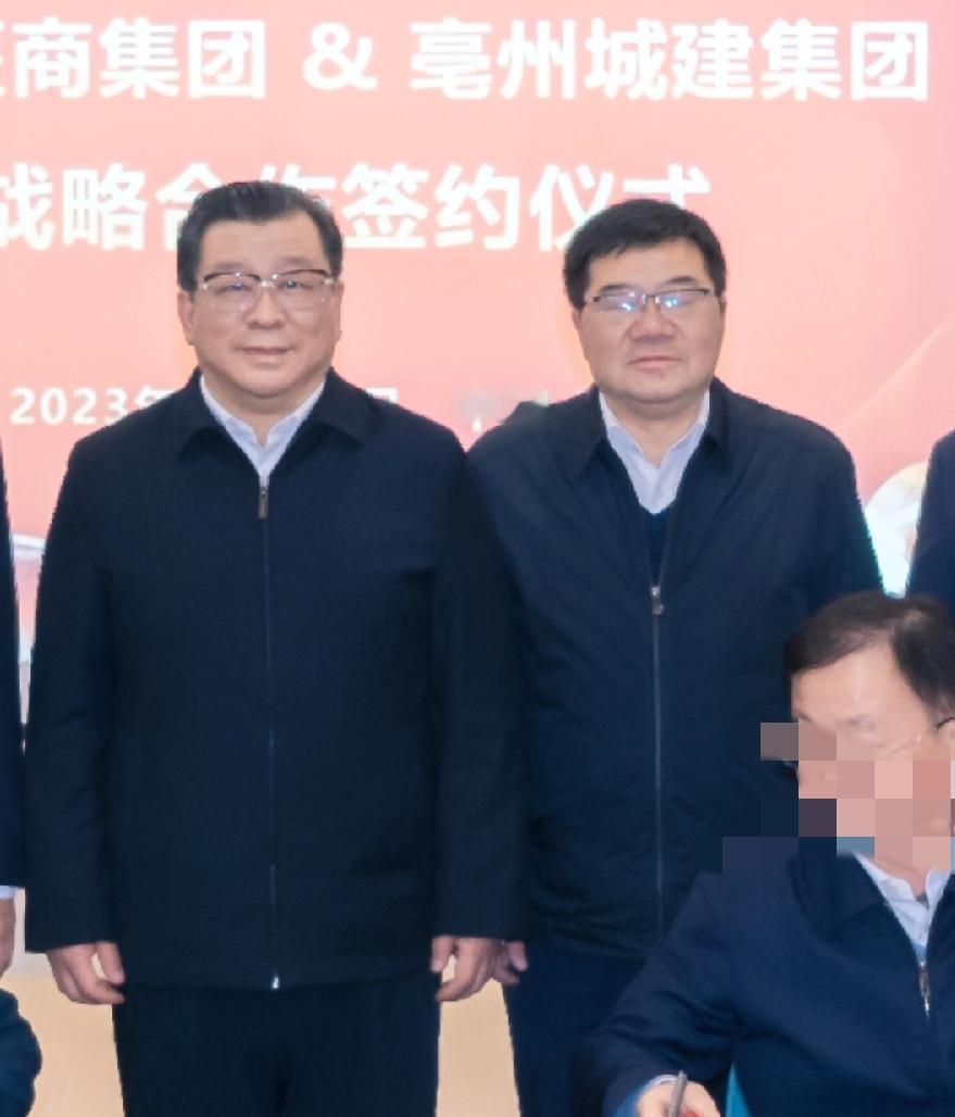 这俩人有意思，一个刚被查，一个早已被查、接着刚被双开！二人是搭班子，经常一起公开