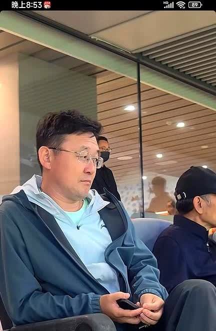 孙继海火了。直至今日，孙继海并未发声。网上那个发飙的女人，再次暴