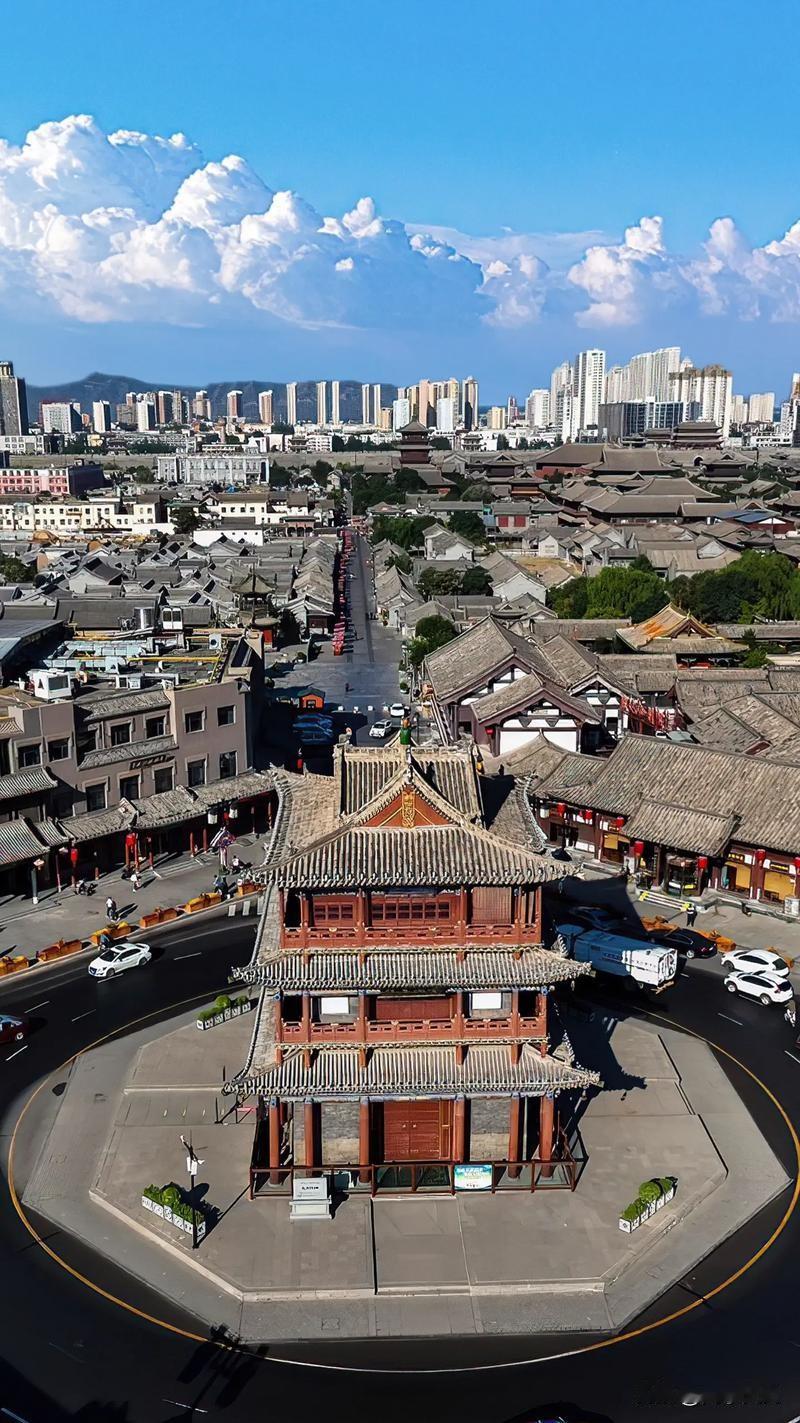 大同被叫古都，有人不服。西安洛阳北京南京，人家是几朝古都，大同凑什么热闹。不