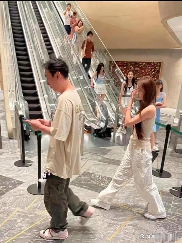王思聪还会再回国吗？手头能卖的基本都清完了​​​