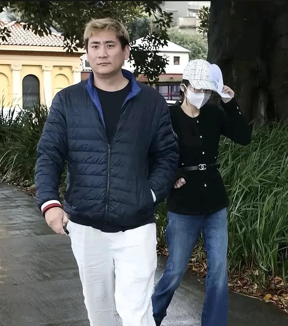 小心被反华媒体利用了。这两天铺天盖地都是杨兰兰的新闻，一个澳大利亚人酒驾撞车，