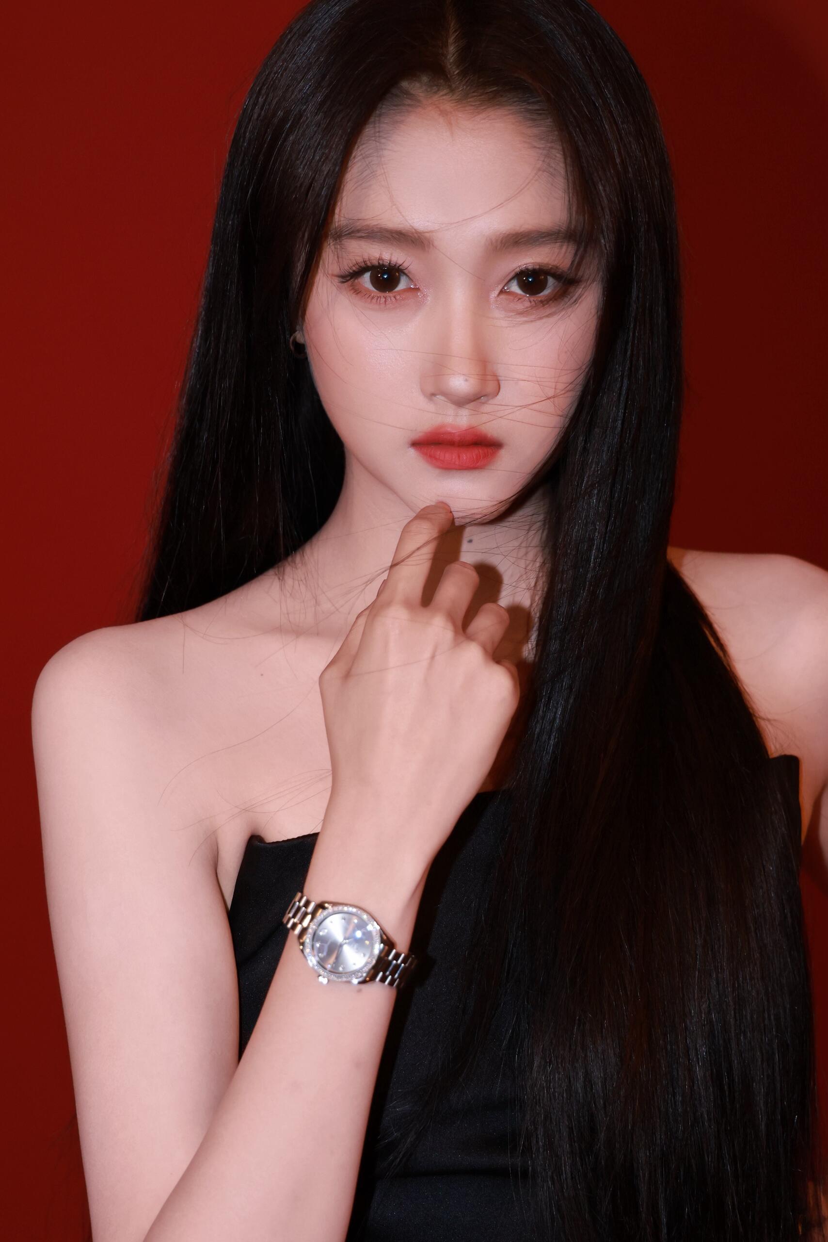很救命了，关晓彤就这么一直美下去！！​​​