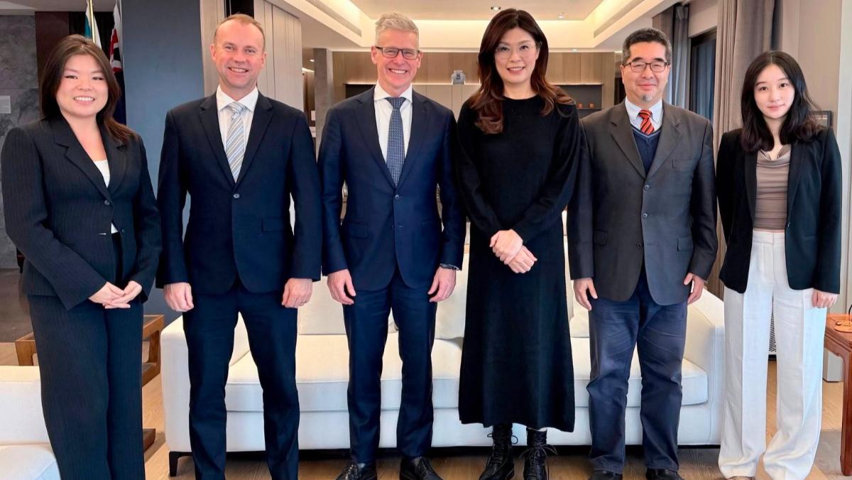 会见澳大利亚驻台代表郑丽文：国际社会高度期盼两岸和平国民党主席郑丽文今晚