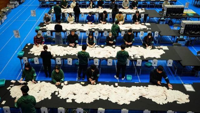 日本选举爆雷！律师团全国起诉：这票不算数！刚投完票，日本律师团就炸锅了！他们