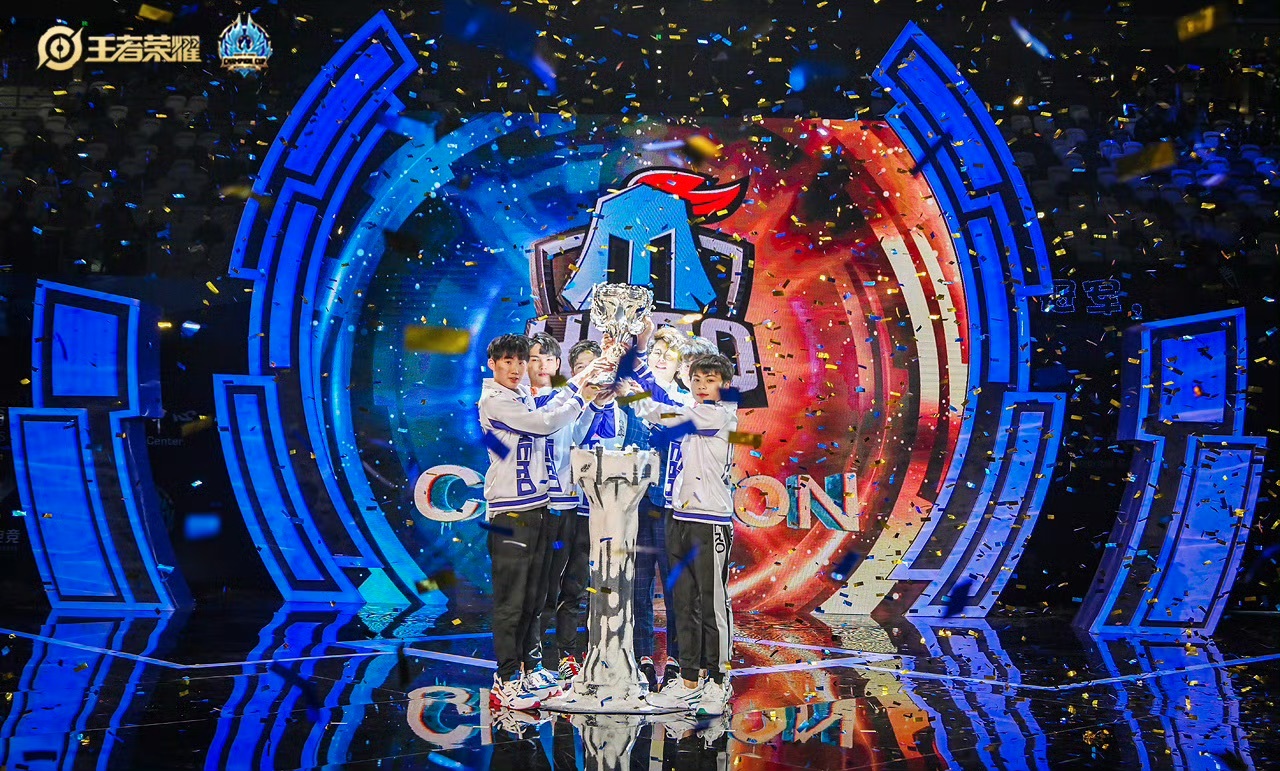 Hero初代五人组重聚谁的KPL初心回来了妈呀这五个人，看到他们互动感觉自己年