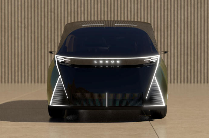 雷克萨斯LS概念车，一台六个轮子的MPV，非常有创意。在设计目的上，除了分散车重