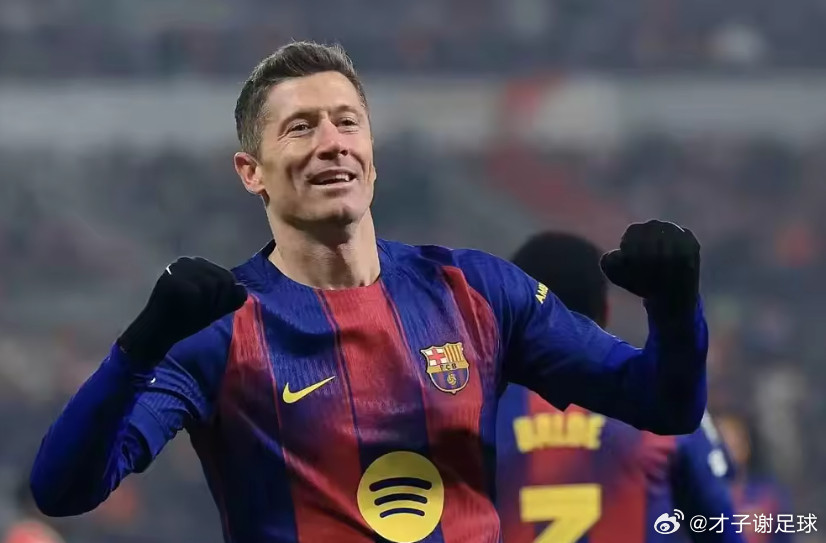 据马卡报报道，莱万陷续约僵局，他的合同将于2026年6月到期，但巴萨俱乐部方面要