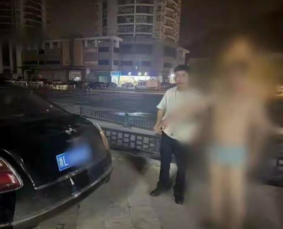 被偷走价值三十万的金条和手表，失主直呼“还好偷走的是最不值钱的”！原来失窃的宾利