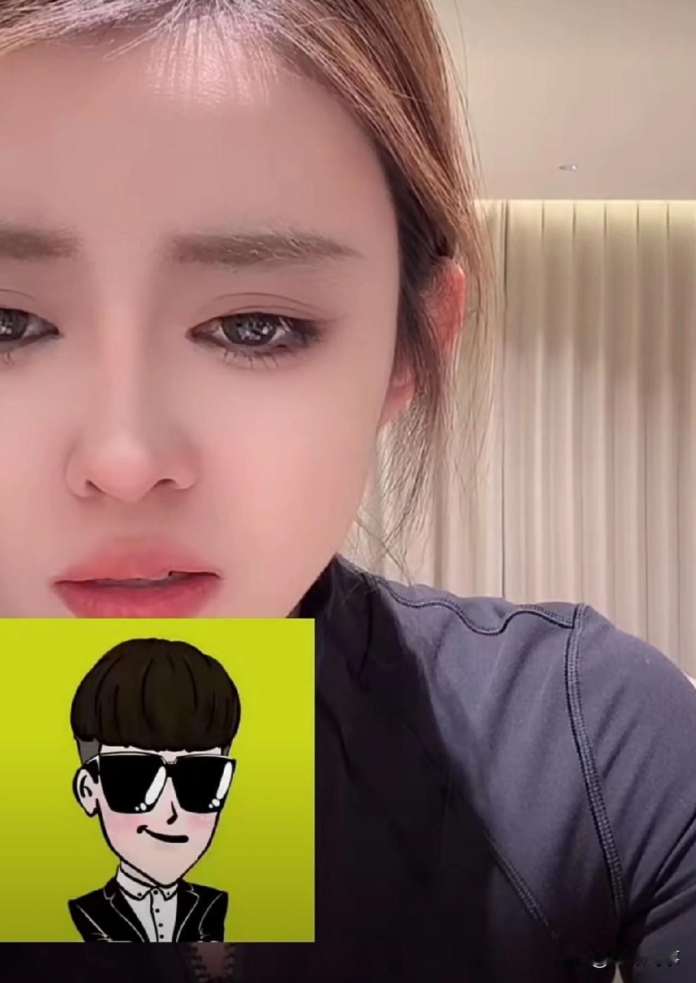 醋王和腿腿通话问“我说话听不见吧？”腿腿：“你说洋，他们听不着”、“谁说的？”