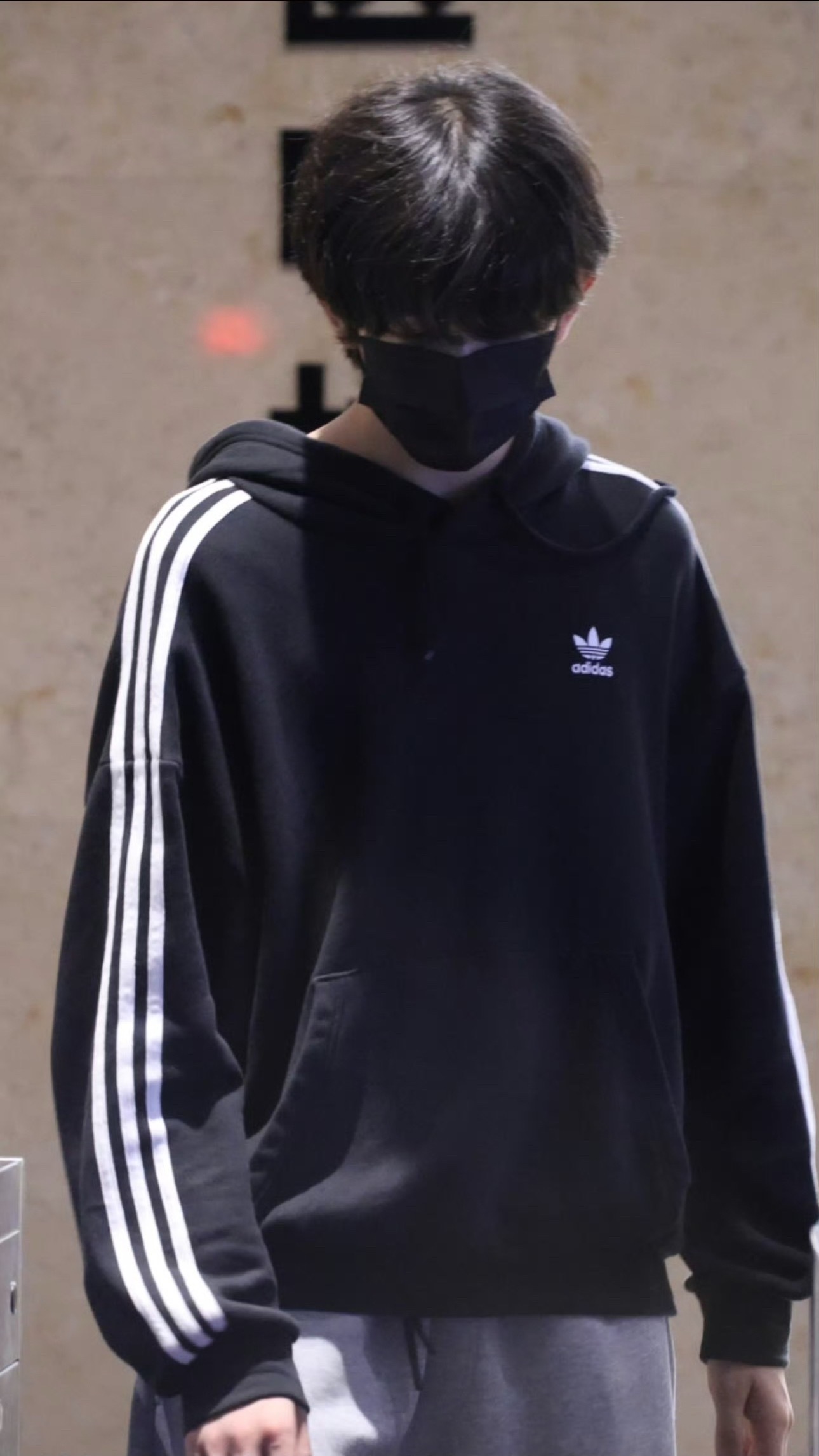 你们说这种穿衣显瘦穿少显胸肌的身材是不是天赋啊，没举铁没健身单纯训练就能得到的身
