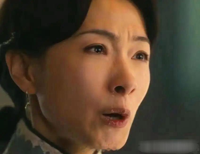 张艺谋的话终于说中了！一支玻尿酸打下去，丢的不是皱纹，是饭碗。你看《八干里路云和