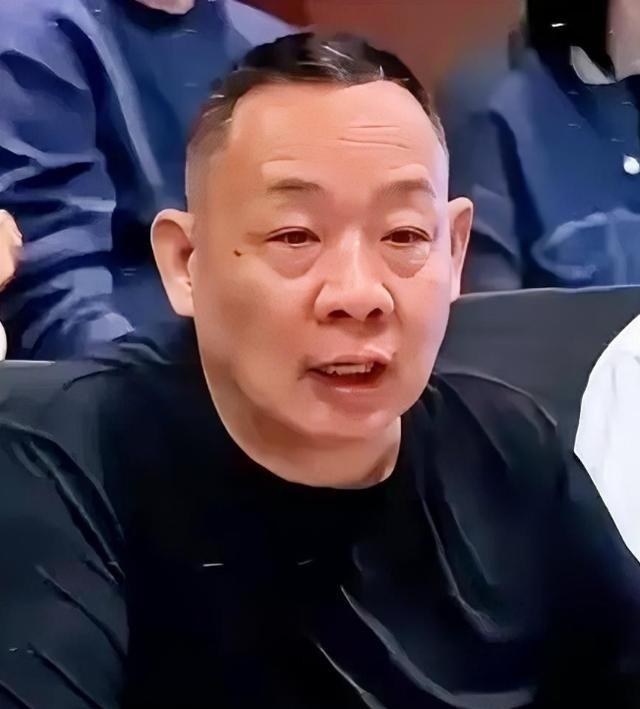 宣布涨租那天，于东来没还价。房东以为他至少会拖、会求情。但什么都没有。关店通知