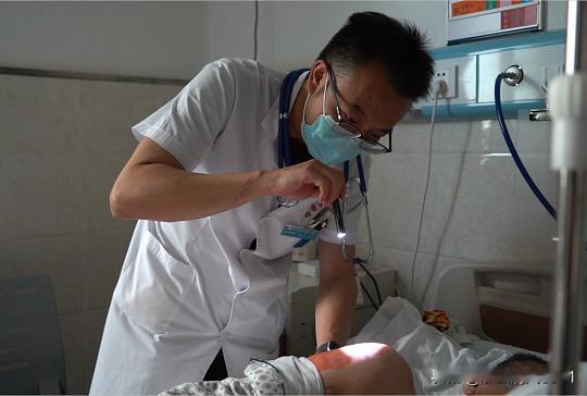 医科大学生毕业后选择考研还是工作。考研短期收益投入期：3年无收入，靠补贴/家