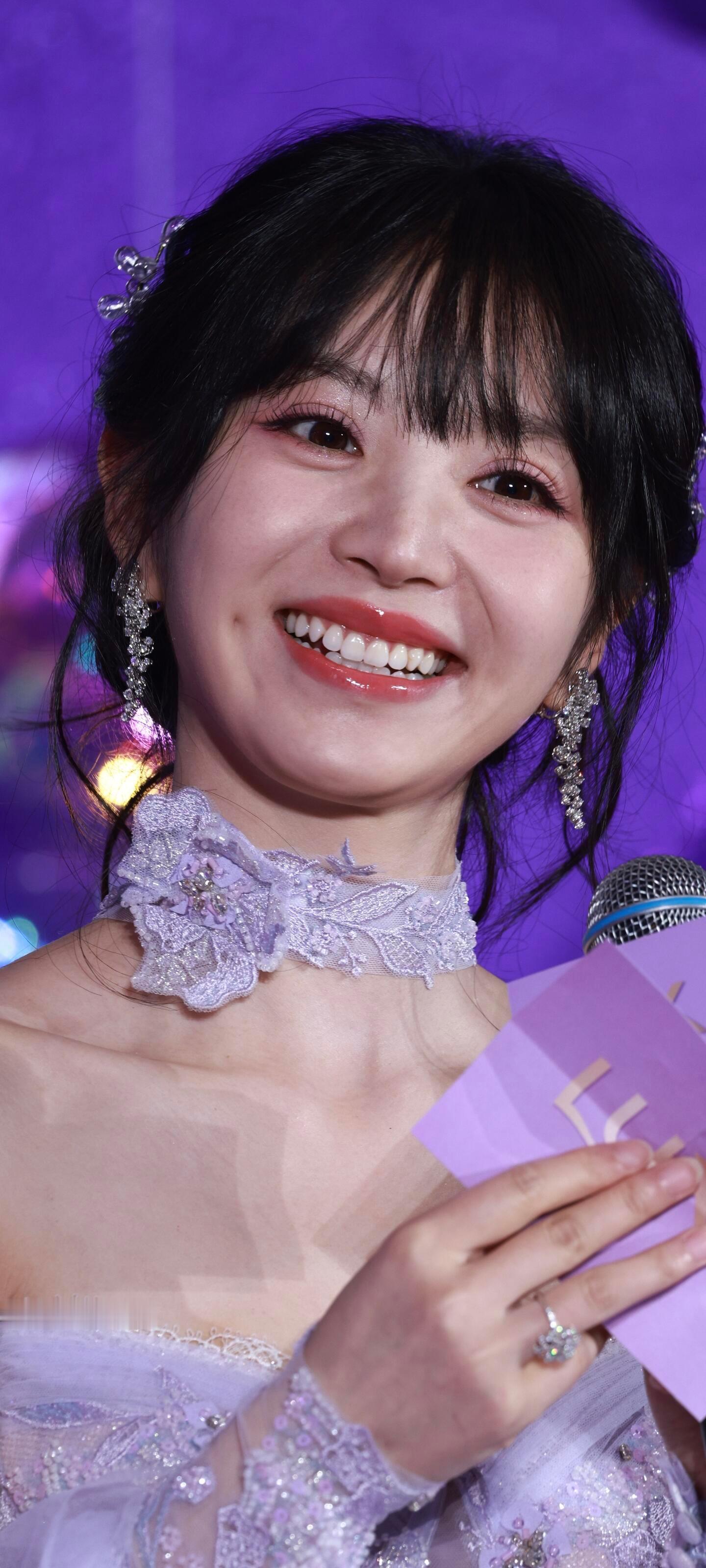 田曦薇怼脸生图