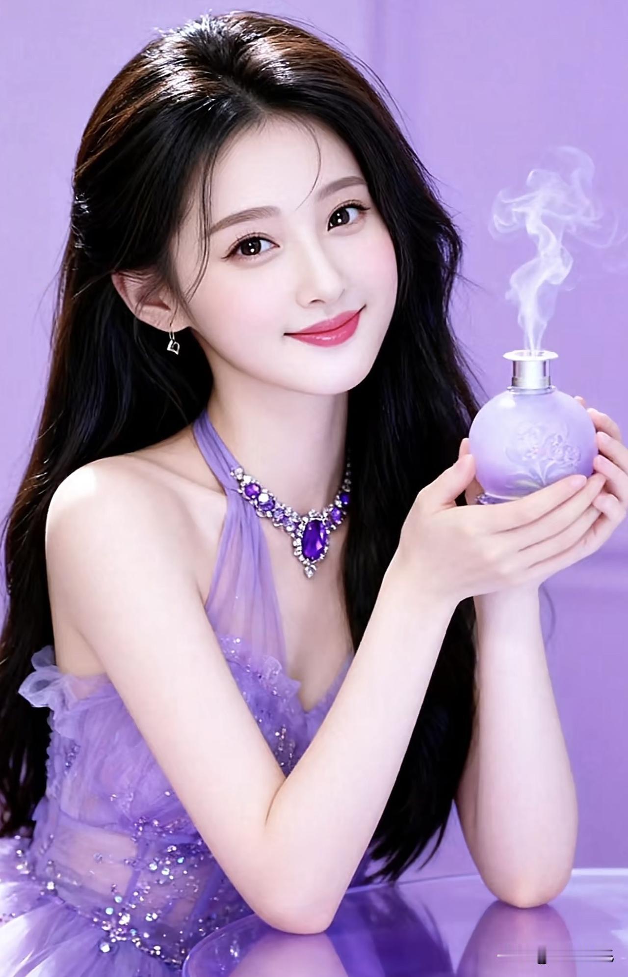 梦幻紫色调，仙女般的美人手持香氛瓶，散发迷人气息。紫色系古风美女紫色控美女香