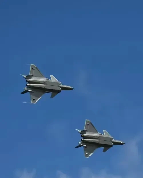 美国无法打败中国美国想打败中国，简直是痴人说梦！以前美国