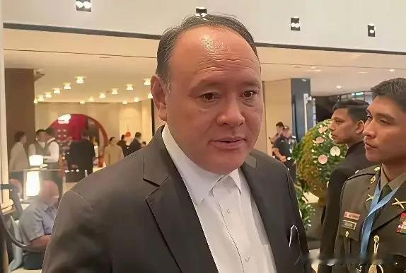 夜已深，不知道大家发现没有，这个菲律宾国防部长被制裁后，据外媒报道，已经给予回应