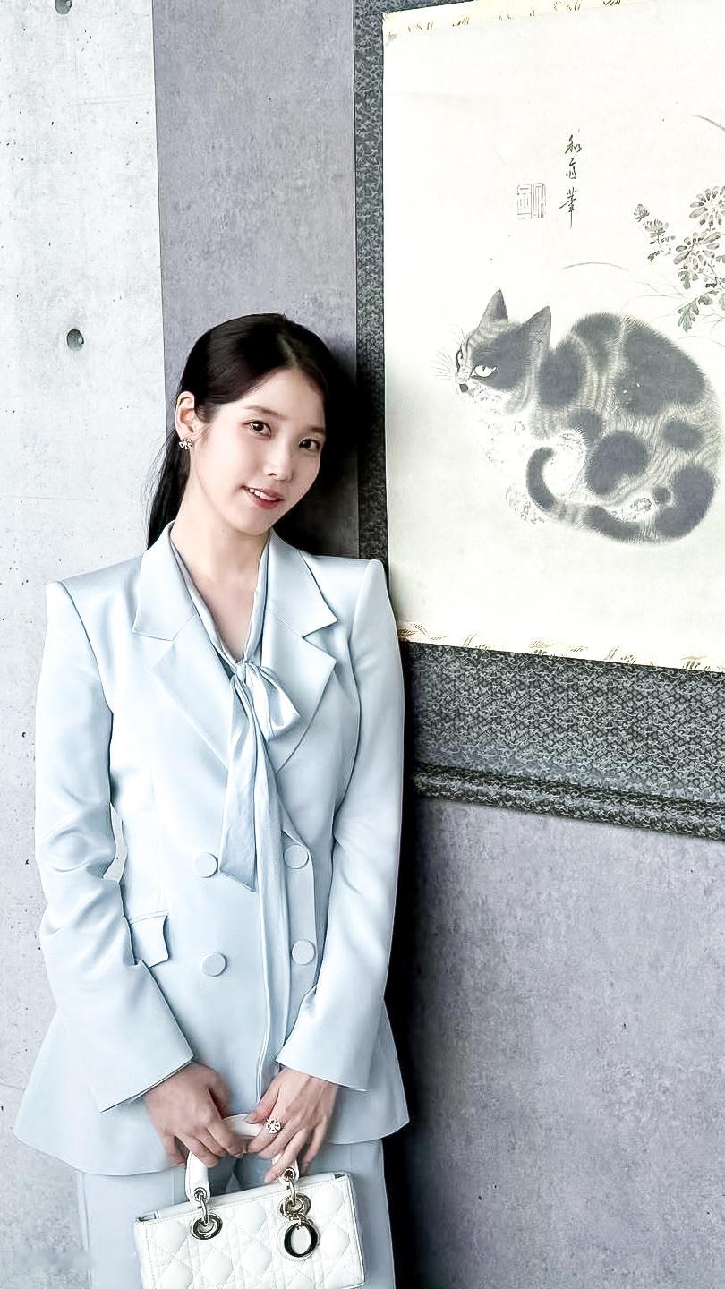 IU💧iu韩国第一女solo壁纸➕头像自修|IU​​​