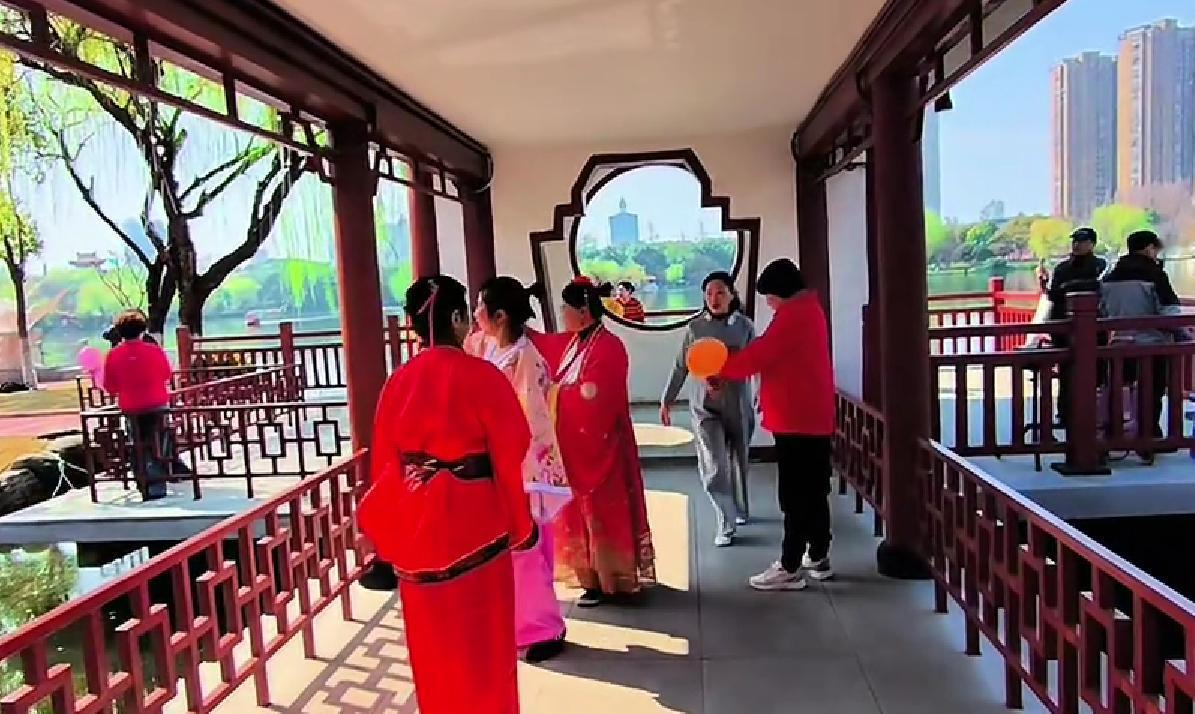 沙市江津湖碧波路火了新晋网红打卡点被称荆州人的梦中情路沙市的朋友们，不用再