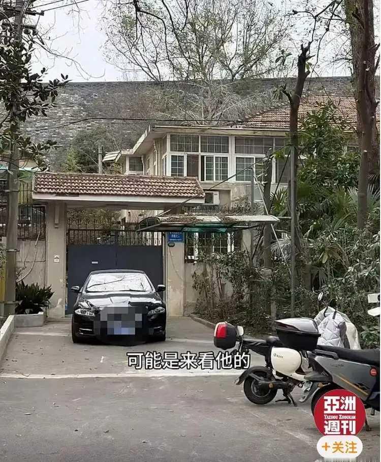 看看徐湖平民国别墅里的宝物。网友说，如果说徐湖平祖上不是名门世家，哪怕你从出生