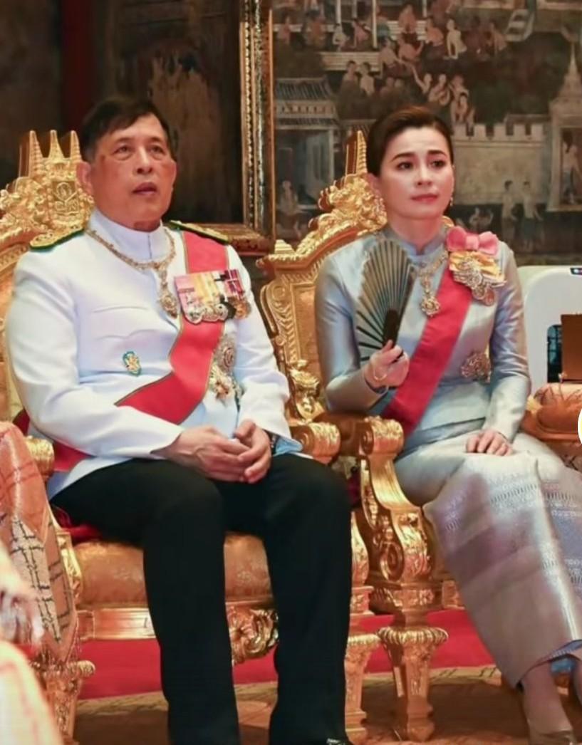 泰国拉玛后宫佳丽如云，苏提达究竟是如何做到丝毫不生气，以包容大度之态容忍拉玛肆意