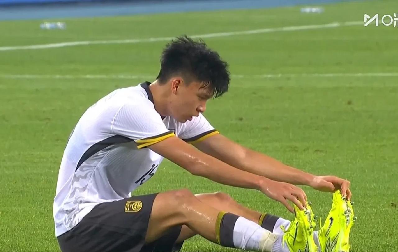 0：3,意料之中，也不再生气，中国男足对韩国也就是这样了！1、韦世豪应该是中国