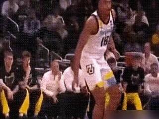 太阳队真硬气，直接回绝了。休斯顿火箭队的“铁人”杰伦·格林，连续两年打满82