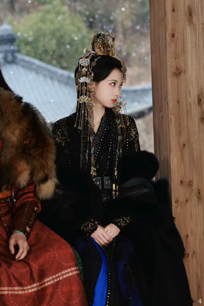 尚公主绝美尚公主啊，这身衣服真的很适合孟子义，期待期待！！