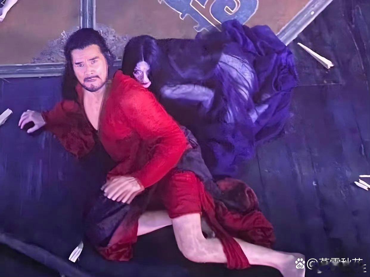 当时看电影光顾着看妲己了，怎么没人说纣王的姿势，有点耐人寻味