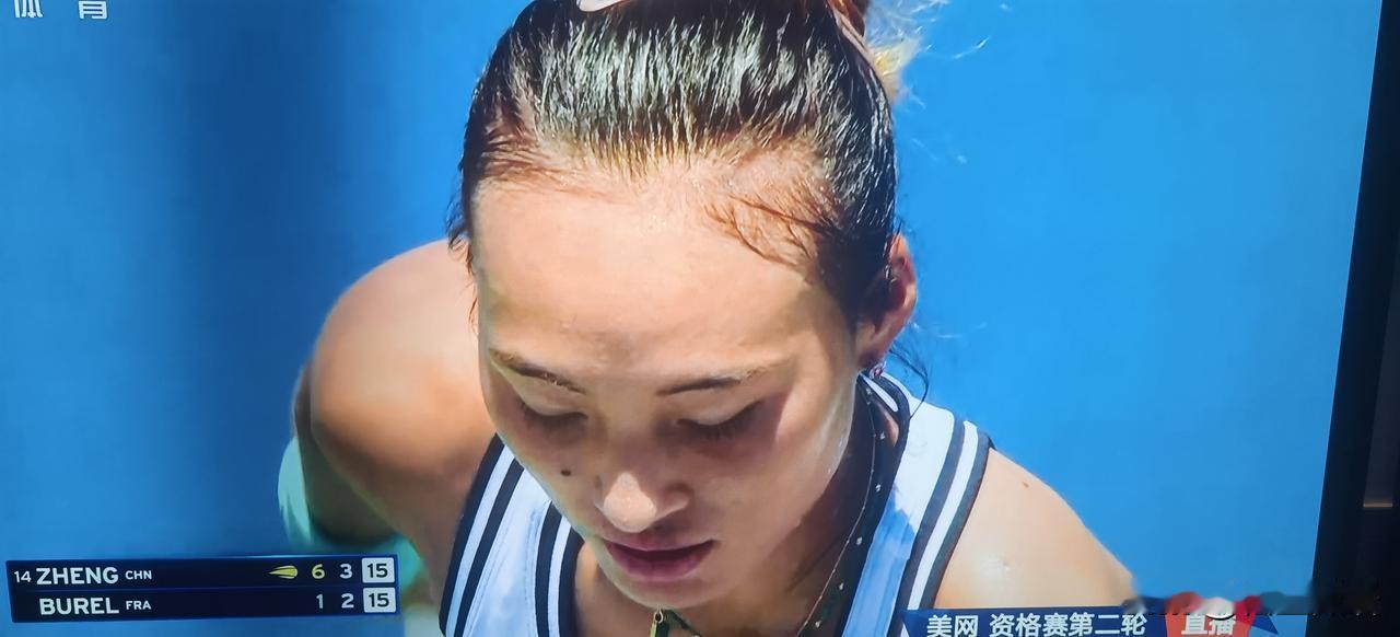 2026美网资格赛第二轮，郑钦文以2:0战胜法国选手比雷尔，两盘比赛的比分是6: