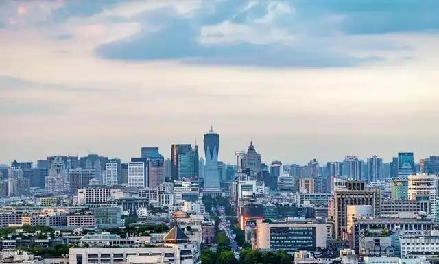 一手新房在涨，二手房在跌，杭州楼市这是怎么了？在杭州，二手房市场持续低迷，新房