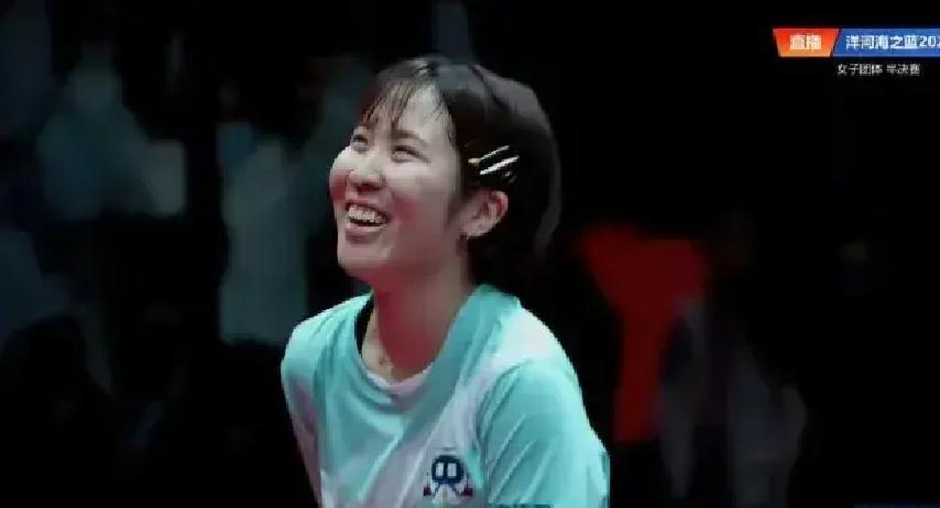 平野美宇把刘炜珊剃光头那一刻，深大俱乐部从悬崖边被硬生生拽回来，蒯曼却像被当众点