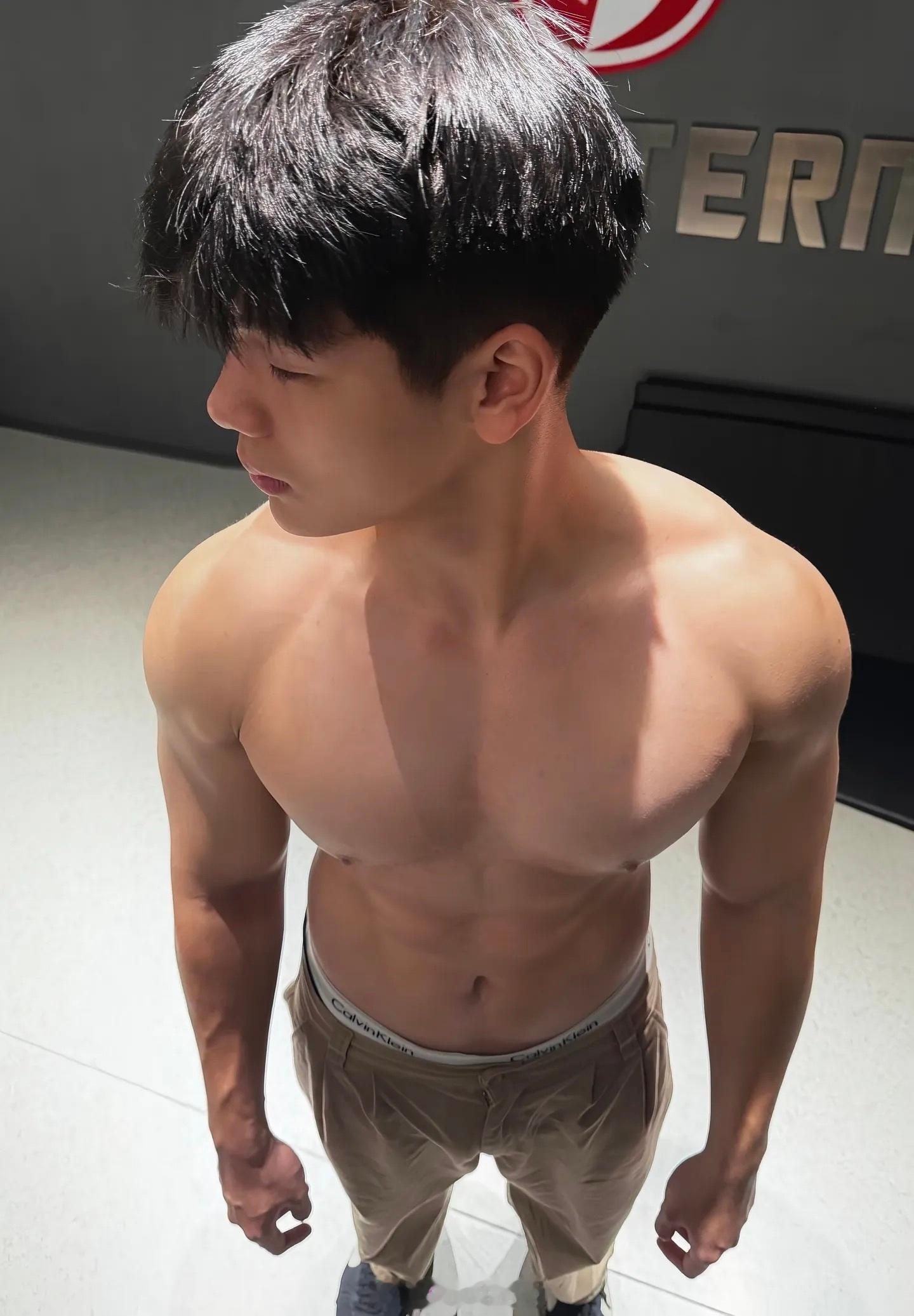 189cm肌肉男大