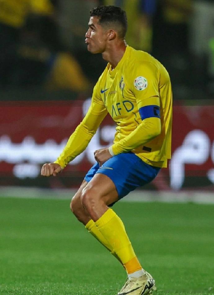 C罗不满球队C罗在利雅得胜利经历了三个四大皆空的赛季，他却卷走6个亿，给沙特带来