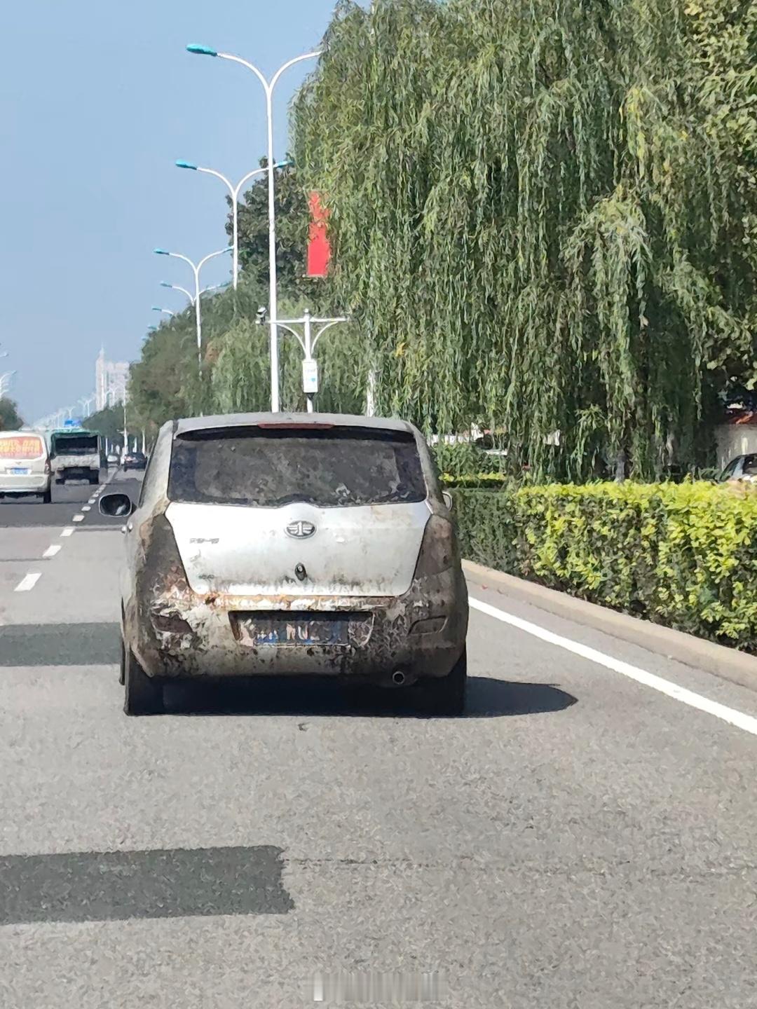 快到国庆节了，路上各种“出土”汽车也慢慢多了起来[捂脸哭]​​​