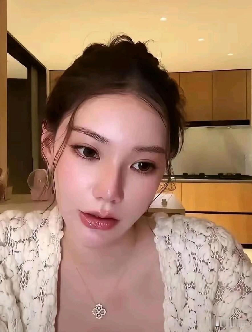 马筱梅挺着孕肚直接刷掉15万定金，把台北最贵玺悦大直馆订到满房。汪小菲隔天才知