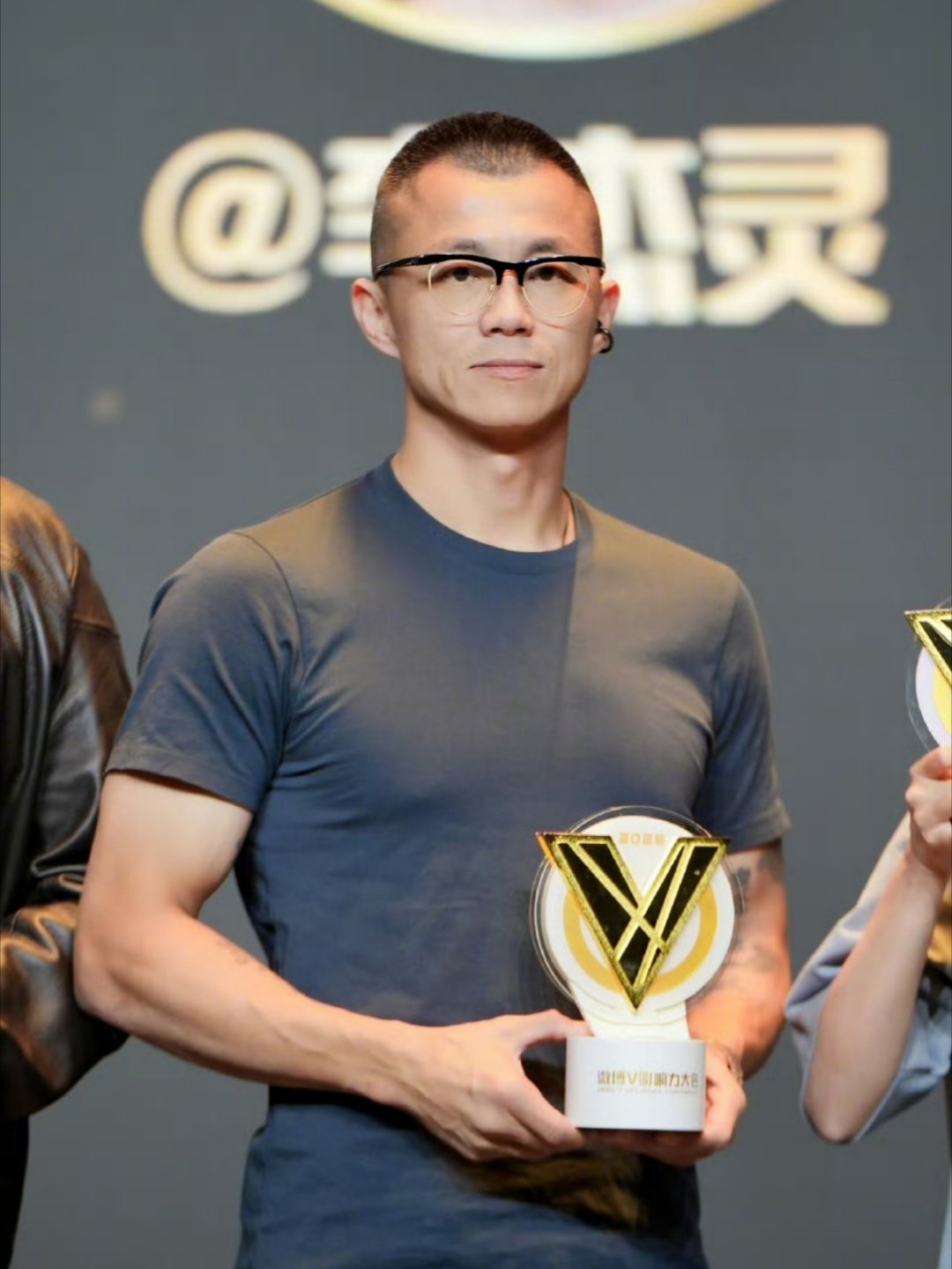 表面光鲜。​​​