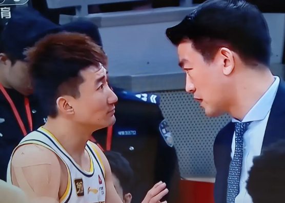 郭士强主教练亚洲杯为什么没有带孙铭徽？原因找到了。孙铭徽是个统帅级，大将级，冲