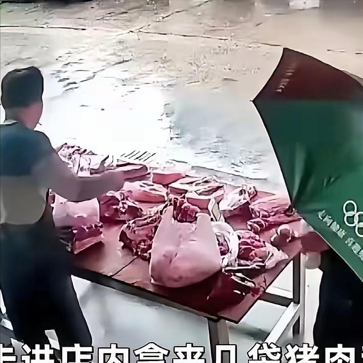 泪目！浙江丽水，一位刚做完手术的大姐，红着脸走到肉摊前，小声问道：老板，能给我点