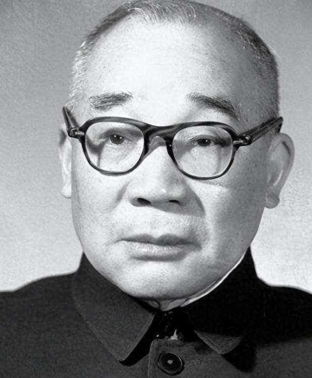 1958年，马寅初向毛主席建议实行计划生育。毛主席强烈反对，当场否决了他的建议，