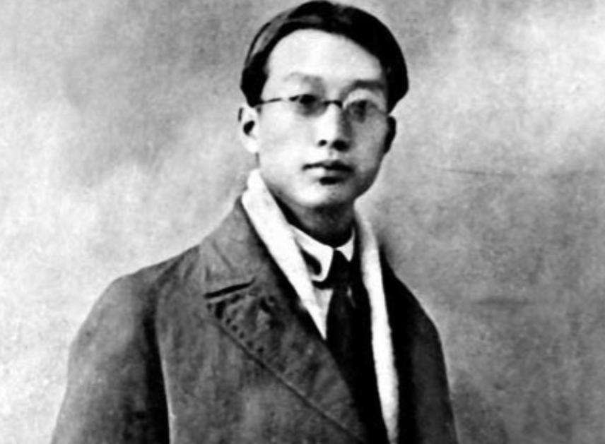 1935年，蒋介石给他留了活路：点个头就能活。他偏不，笑着走上刑场。劝降的黄埔名