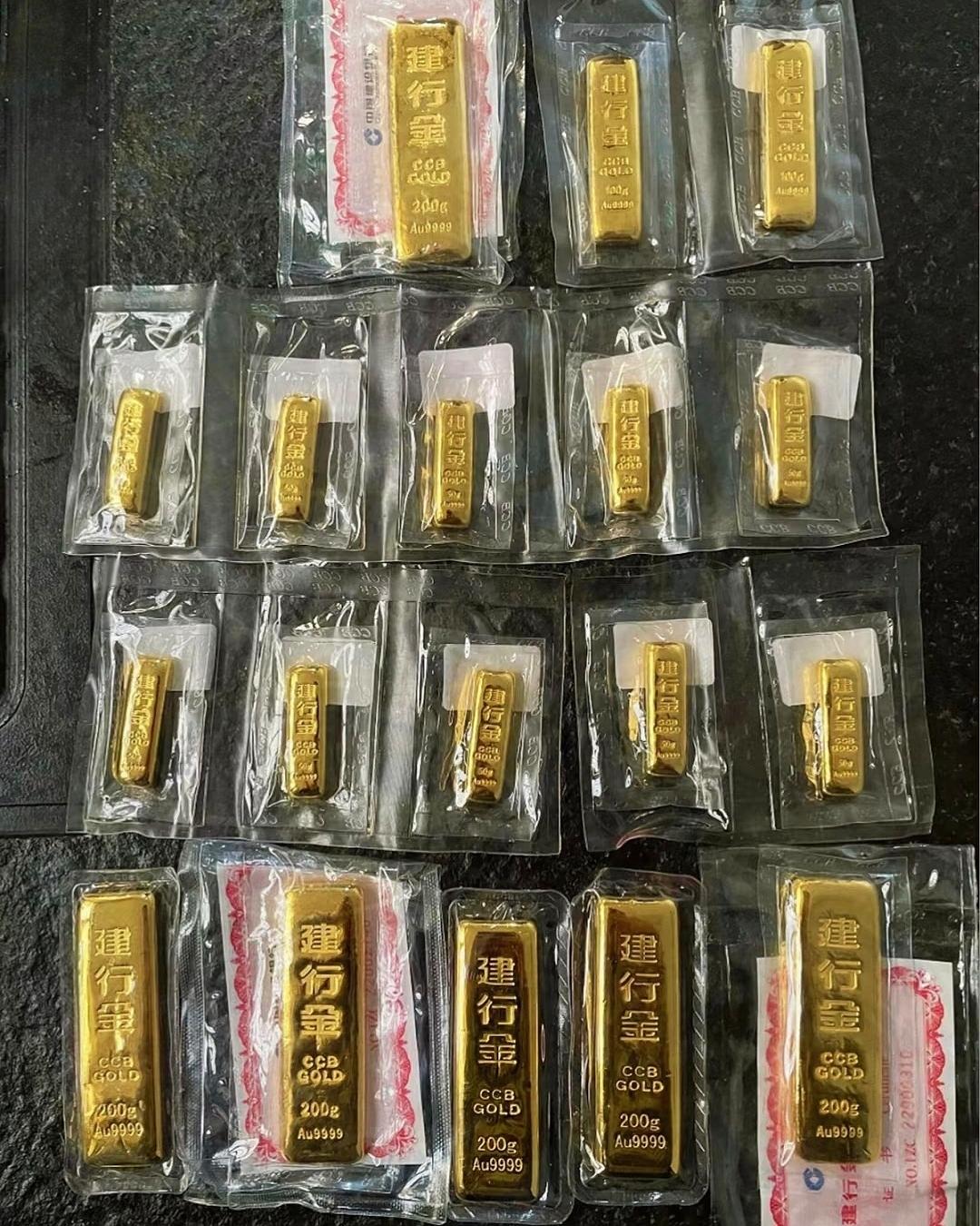同事攒了8年的黄金，现在直接哭都找不到地方哭！不是因为金价降了，而是涨了，她
