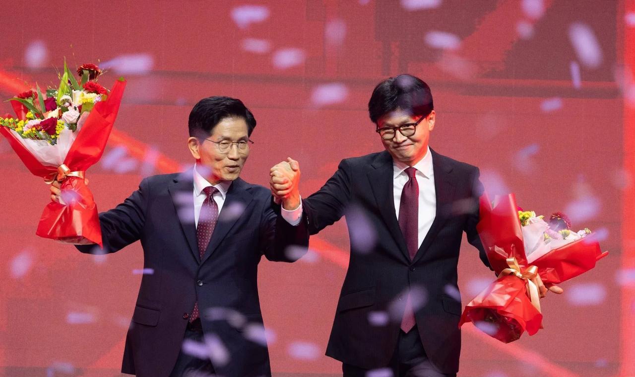 韩国人真的好可怜，搞来搞去，大热门金文洙竟然落选了！正当大家以为国民力量党的党首